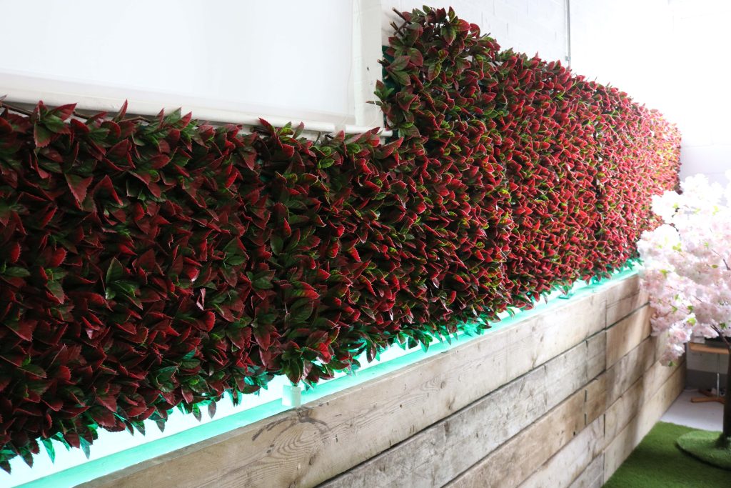 Highgate Red Variegated Artificial Trellis